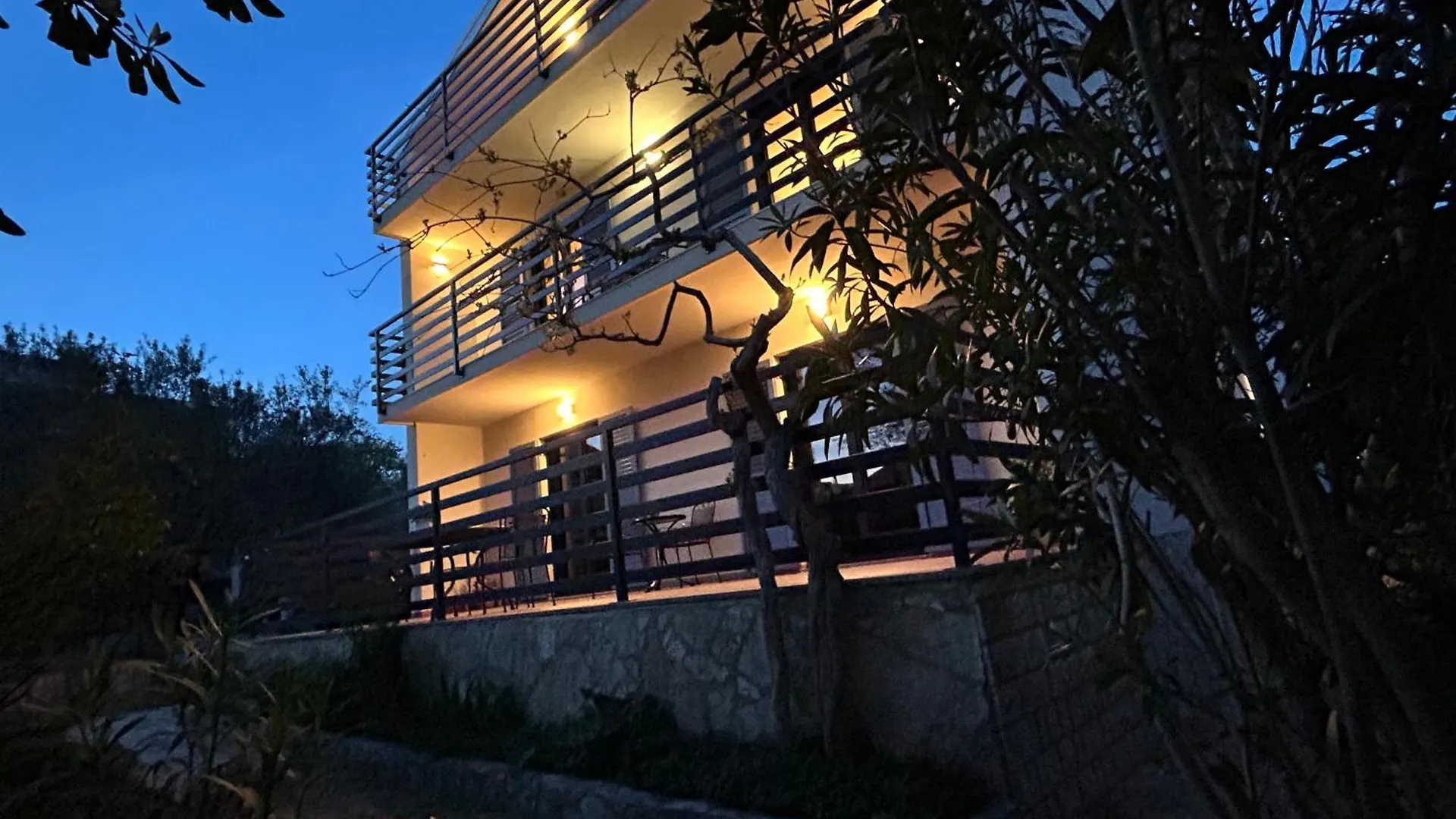 Beach House Gacina 로비니 아파트